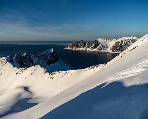 Fantastische Ausblicke auf der Skitour auf Senja in Norwegen